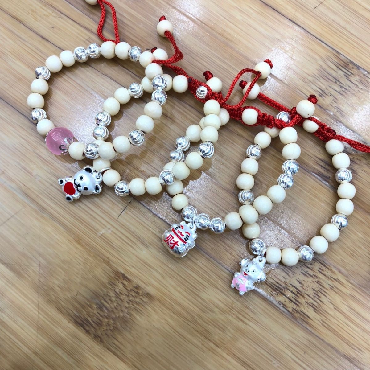 5 Sai Lầm Của Bố Mẹ Khi Mua Vòng Bạc Cho Bé Sơ Sinh