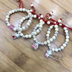 5 Sai Lầm Của Bố Mẹ Khi Mua Vòng Bạc Cho Bé Sơ Sinh